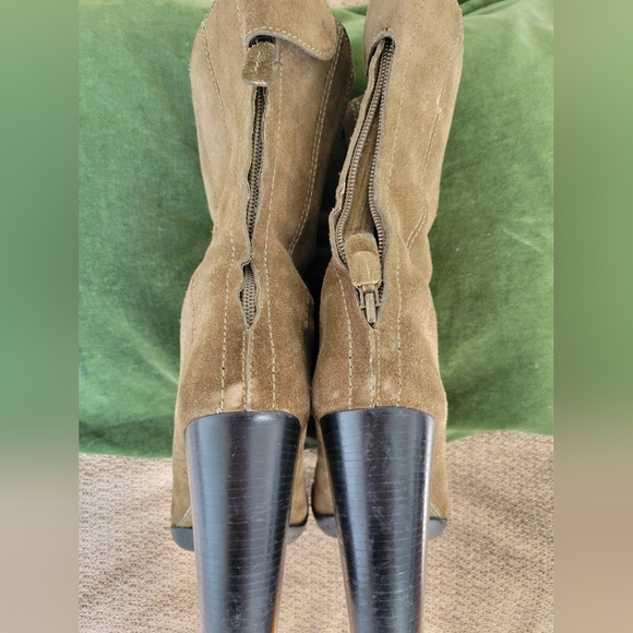❌SOLD❌Cole Haan x Nike Air suede block heel boots, khaki green - Picture 3 of 9